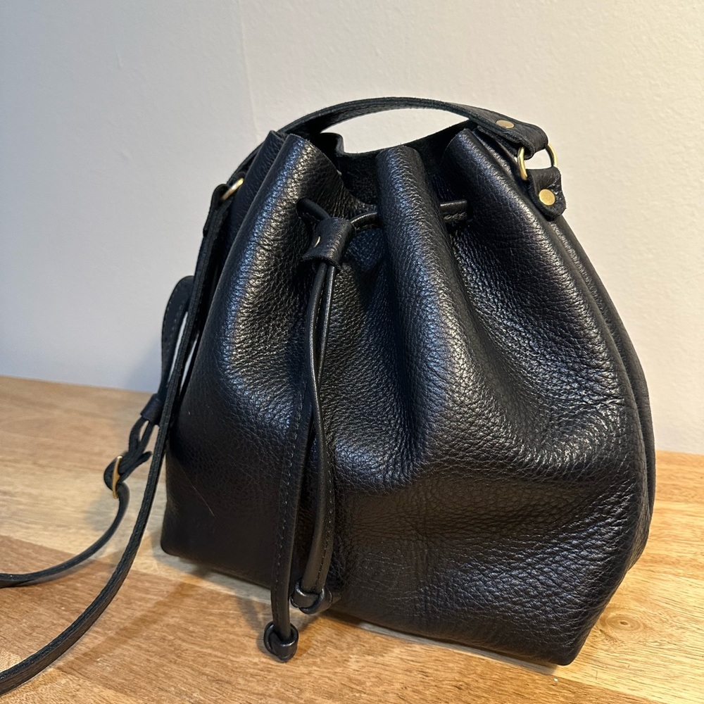 Portland Leather brand bucket bag— large.